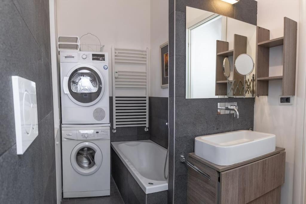 Tridenthome 5 Min From Station & Free Wifi Trento Esterno foto